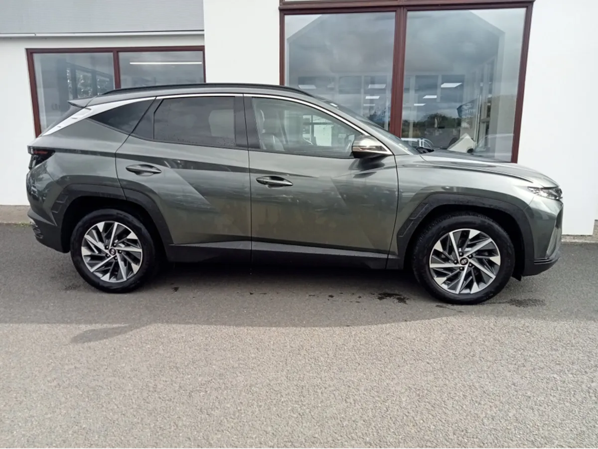 Hyundai Tucson EXECUTIVE PLUS 5DR - Image 3