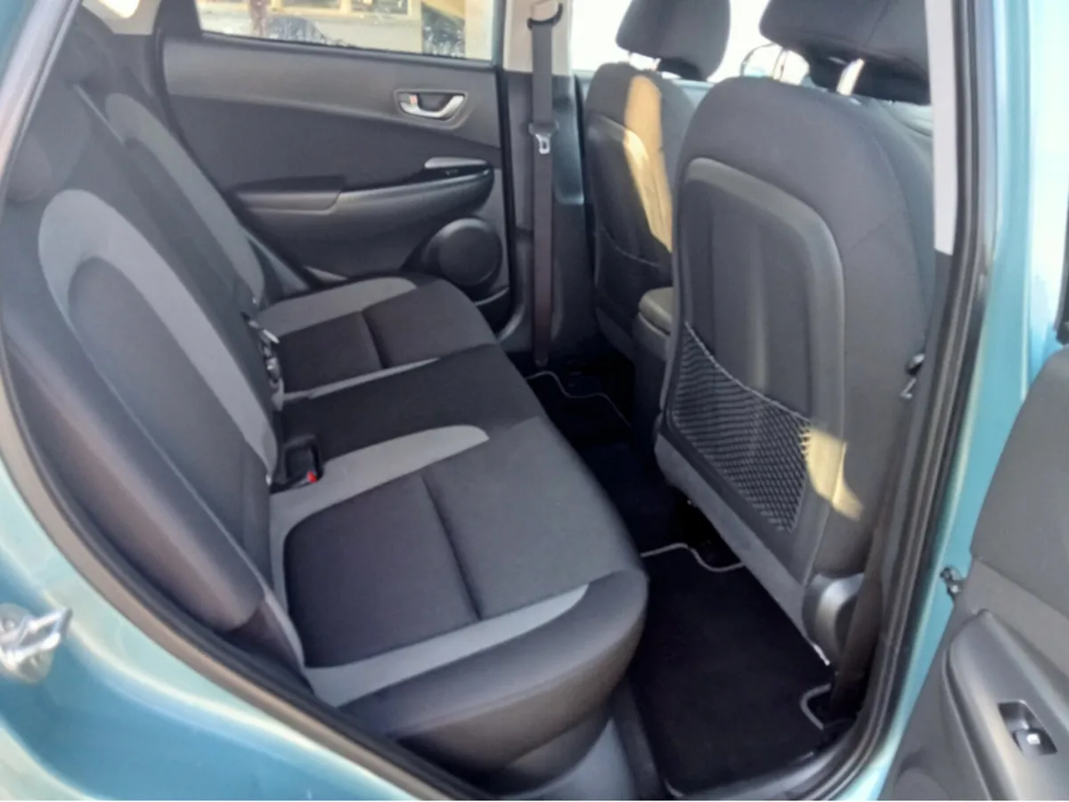 Hyundai KONA KAUAI 2WD EXECUTIVE 5DR - Image 4