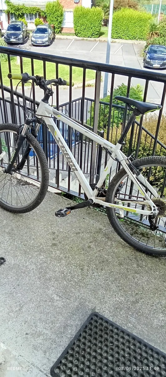 Mountain bike - Image 1