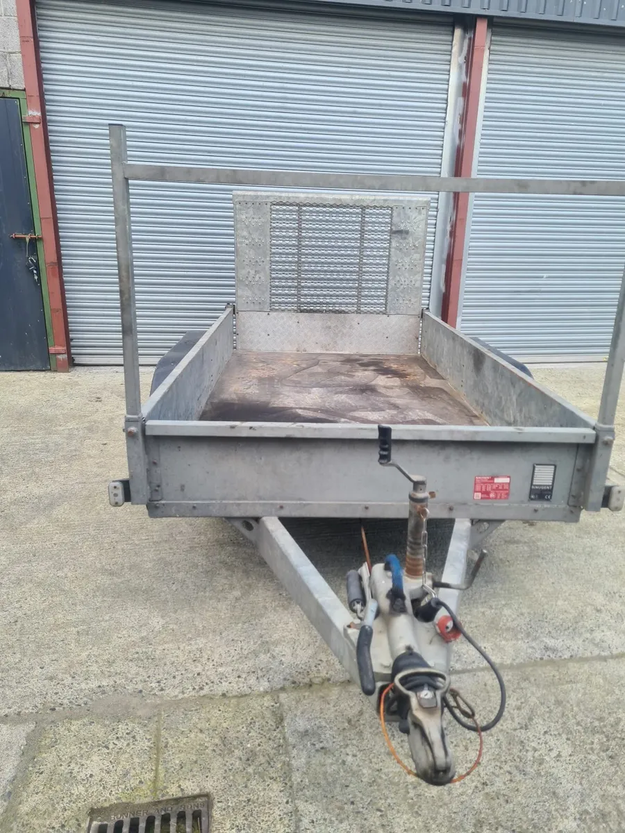 Trailer - Image 1
