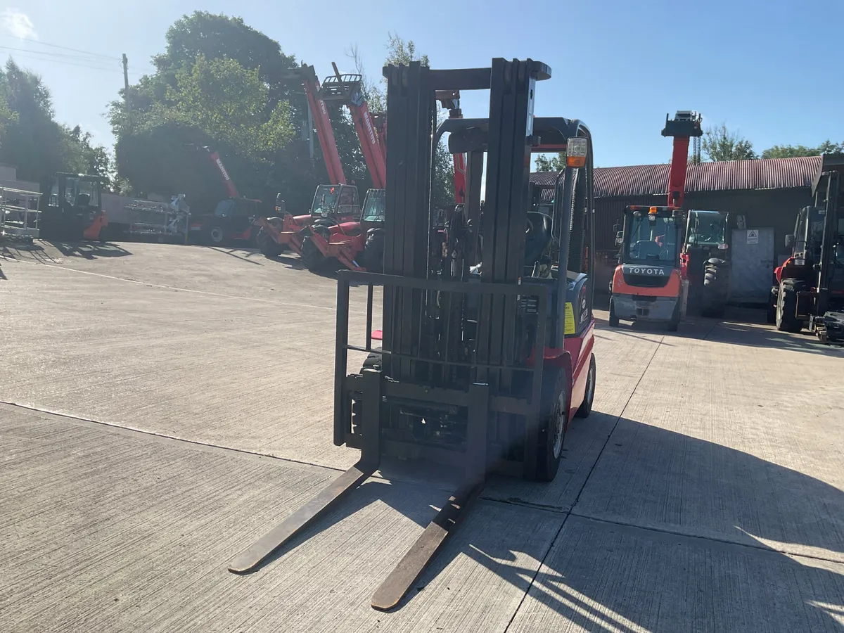 Manitou  MI 25D Counterbalance Forklift - Image 3
