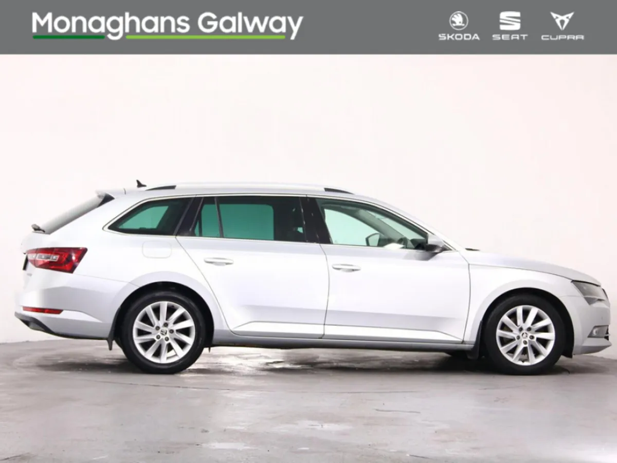 Skoda Superb 1.6TDI 120BHP COMBI STYLE *TOP SPEC* - Image 3