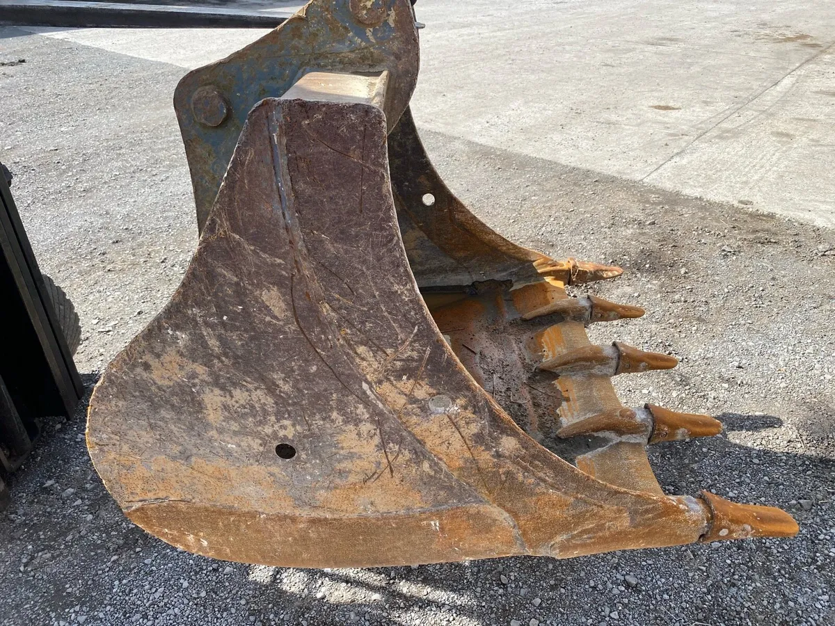 4 foot digging bucket - Image 3