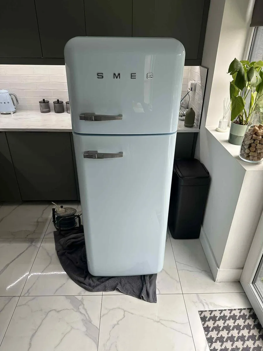 Smeg fridge freezer - Image 1