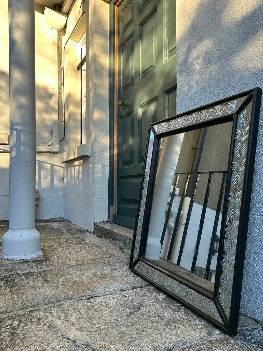 Antiques and collectables - Image 1