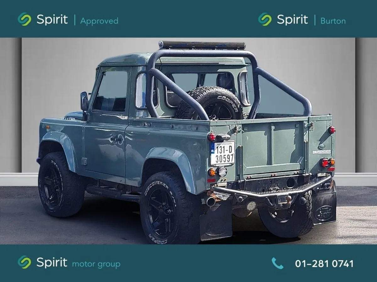 Land Rover Defender Defender 90 2DR - Image 2