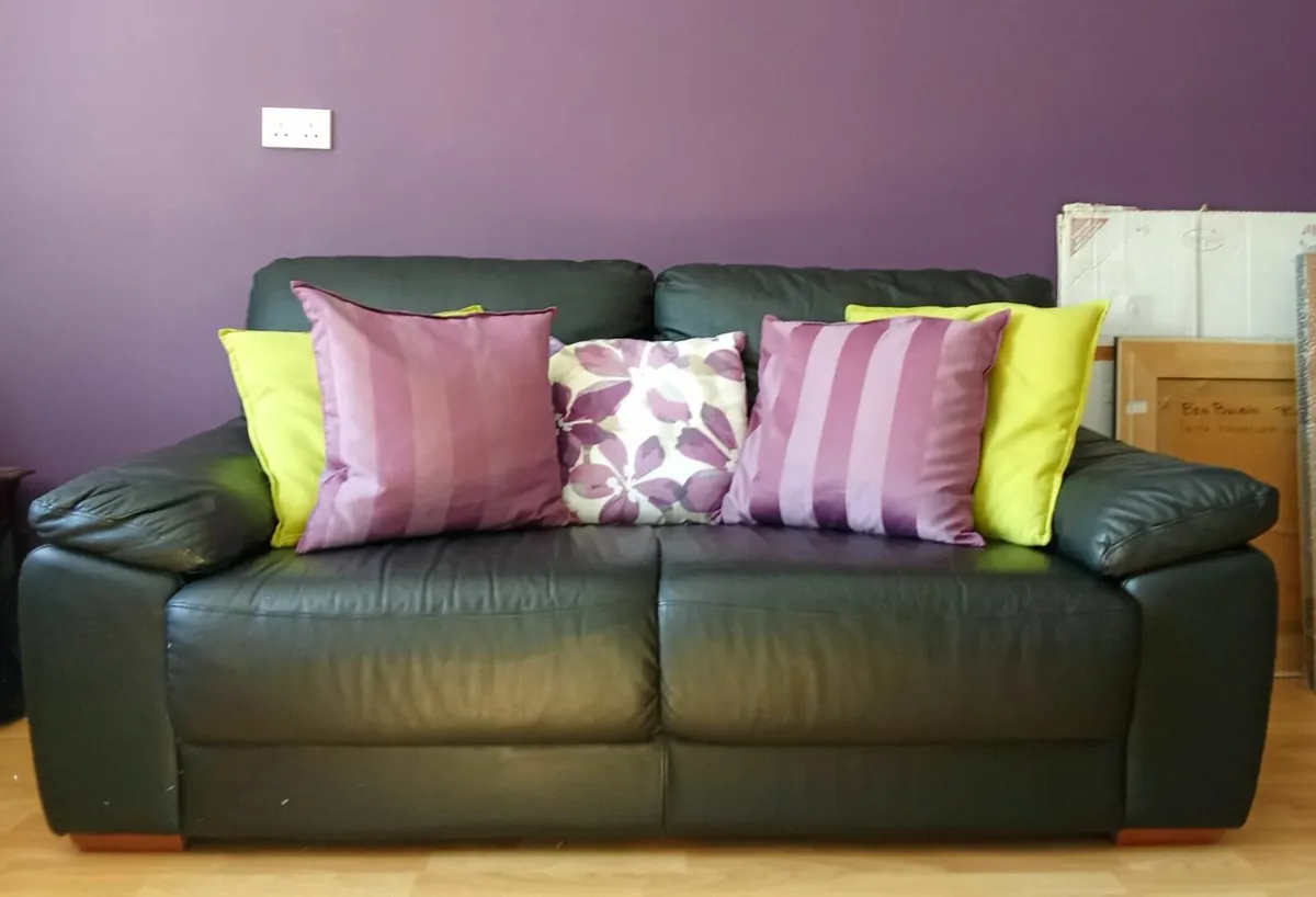 Couches - Image 2