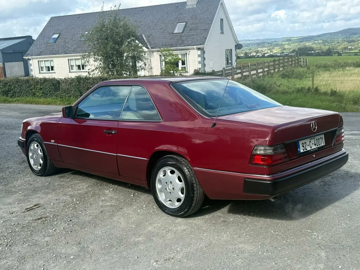 92 Mercedes 230ce - Image 4