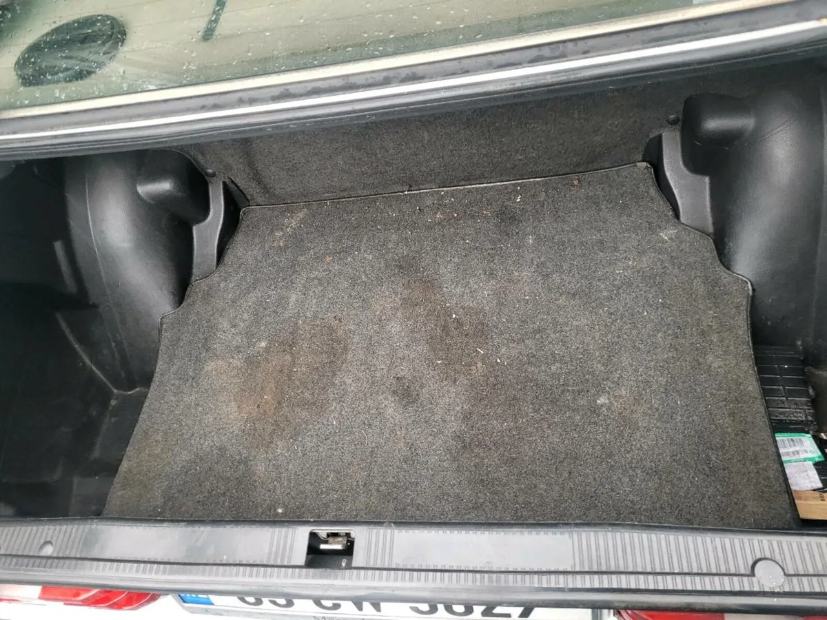 Mercedes 190e - Image 4