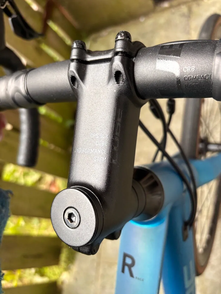 ROAD BIKE - CUBE Attain -size 53 - Image 4
