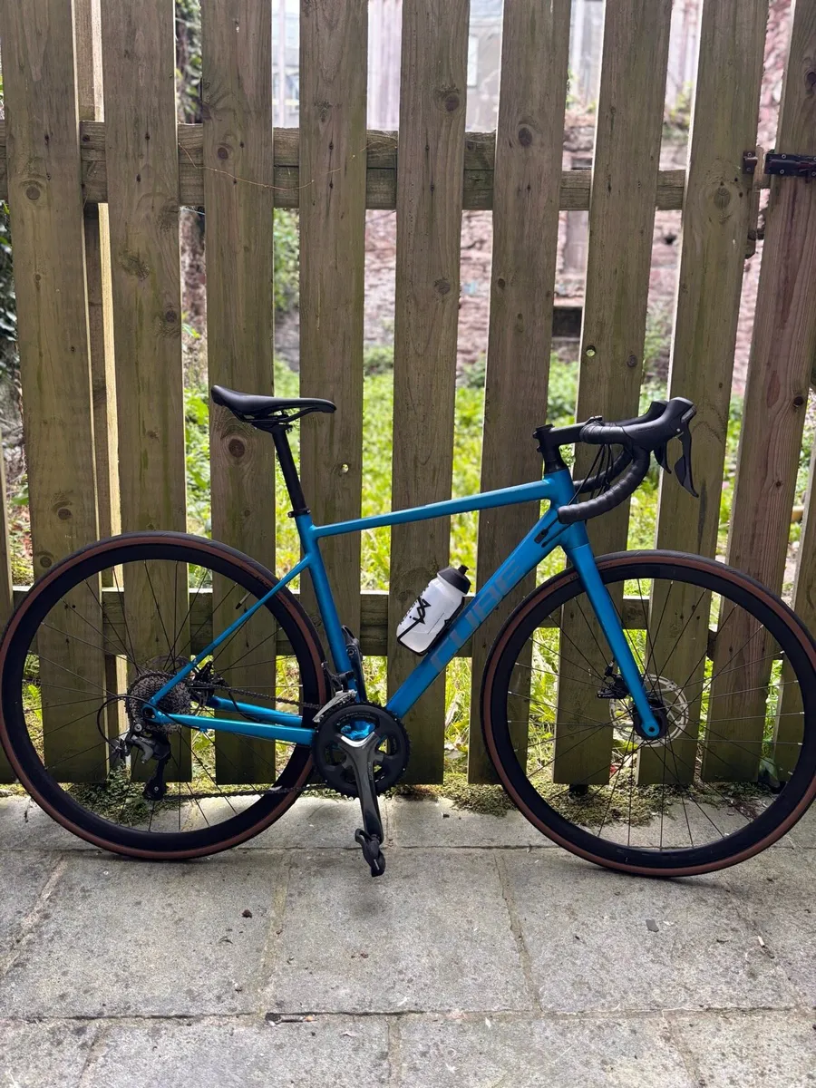 ROAD BIKE - CUBE Attain -size 53 - Image 1