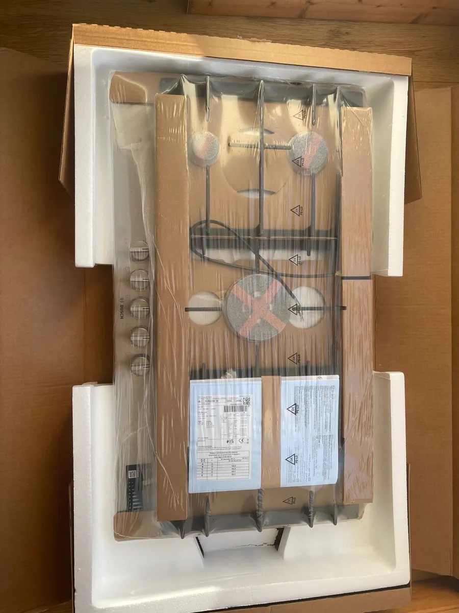 900mm Bosch Gas hob - Image 1