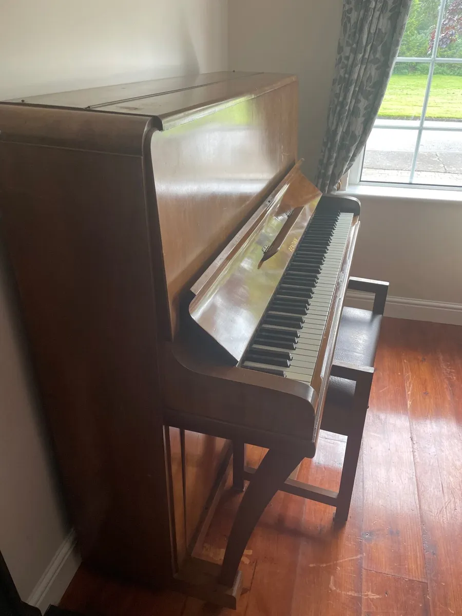 Piano - Image 1