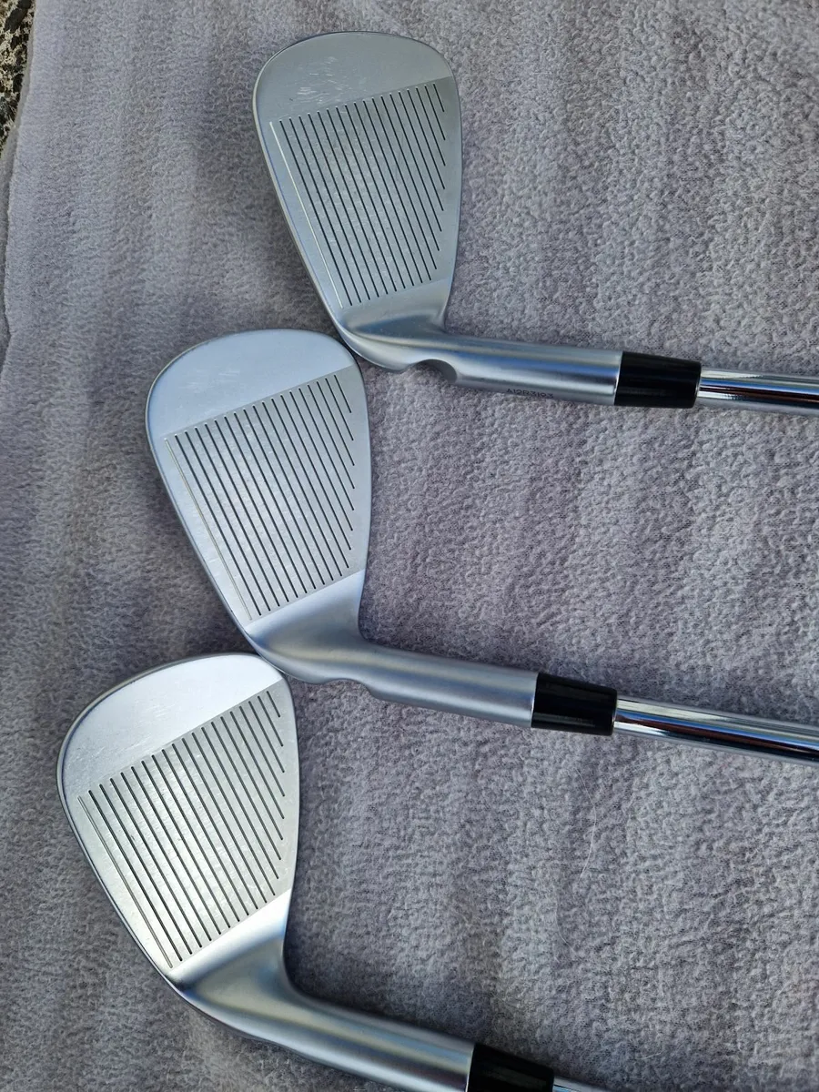 Golf irons - Image 1