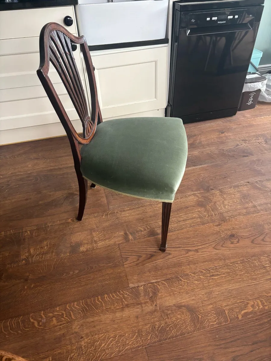 Chairs 50 each or 180 x 4 - Image 3