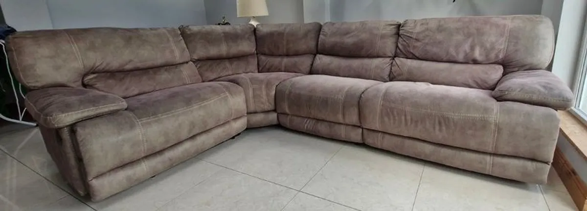 Corner Recliner Couch - Image 1