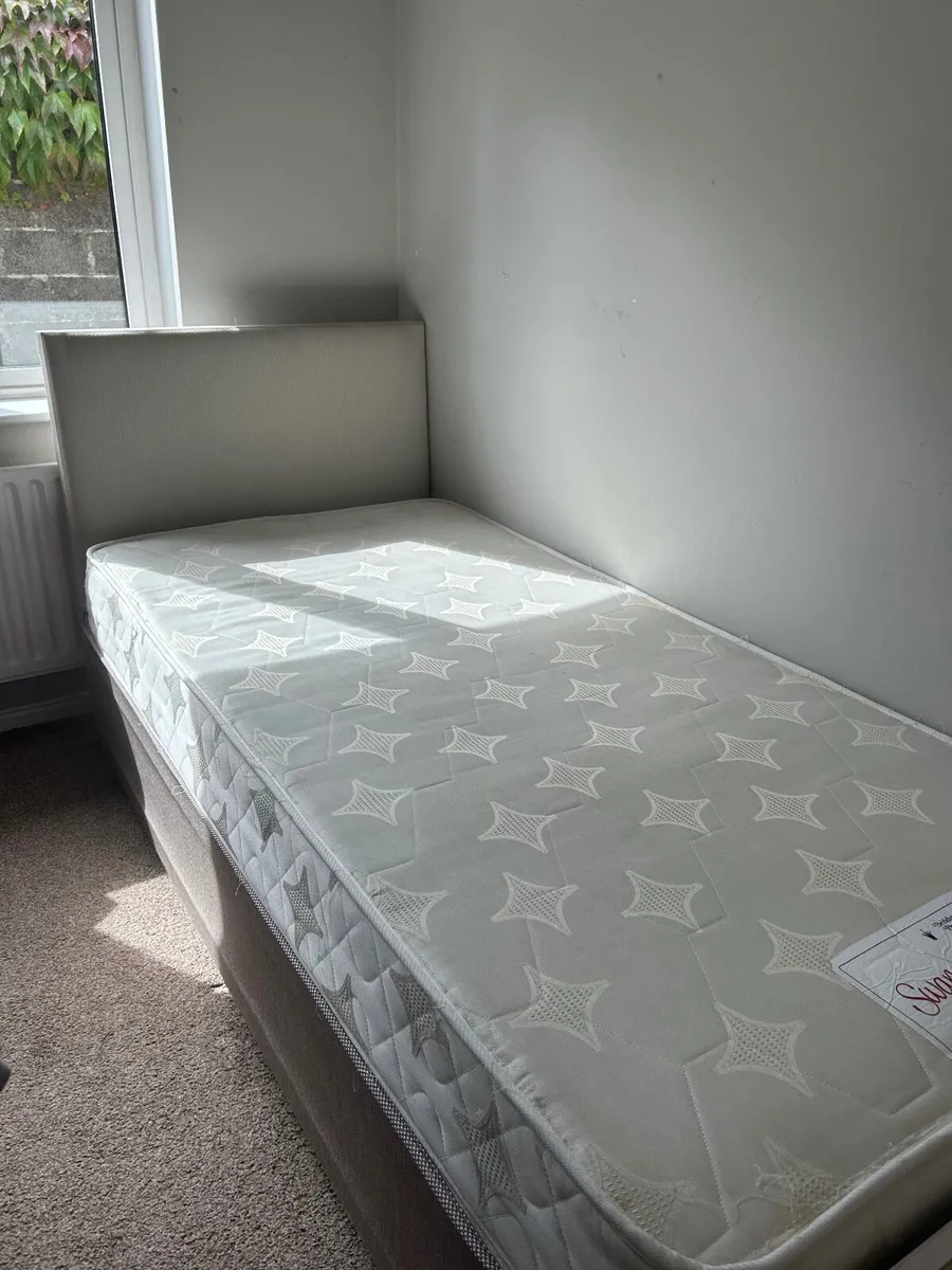 Single bed - Image 2