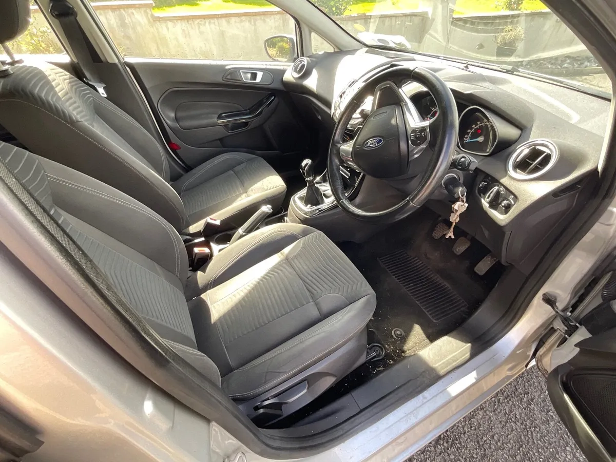 Ford Fiesta 2015 - Image 4