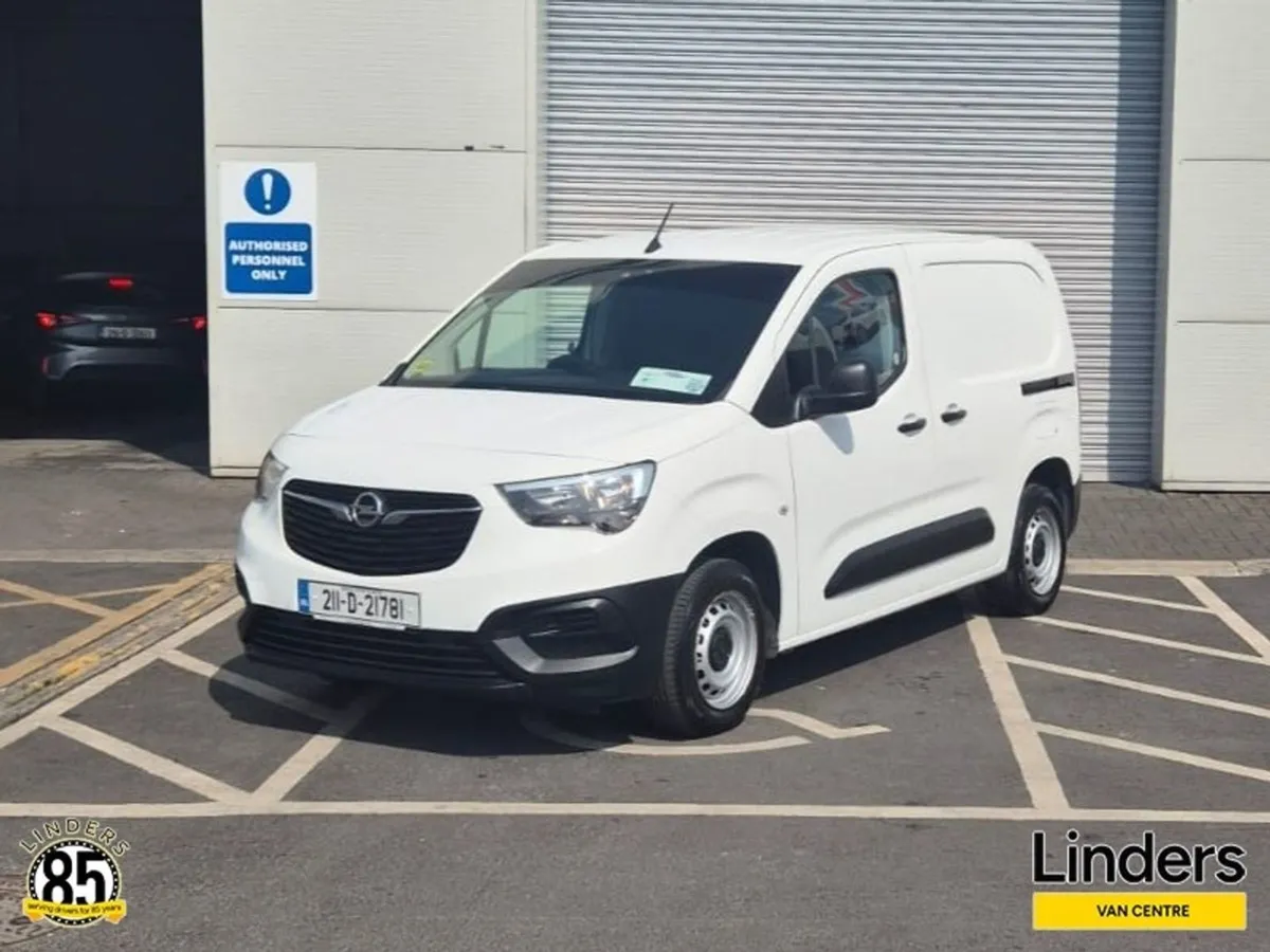 Opel Combo Very Clean - 1 Owner - Image 2