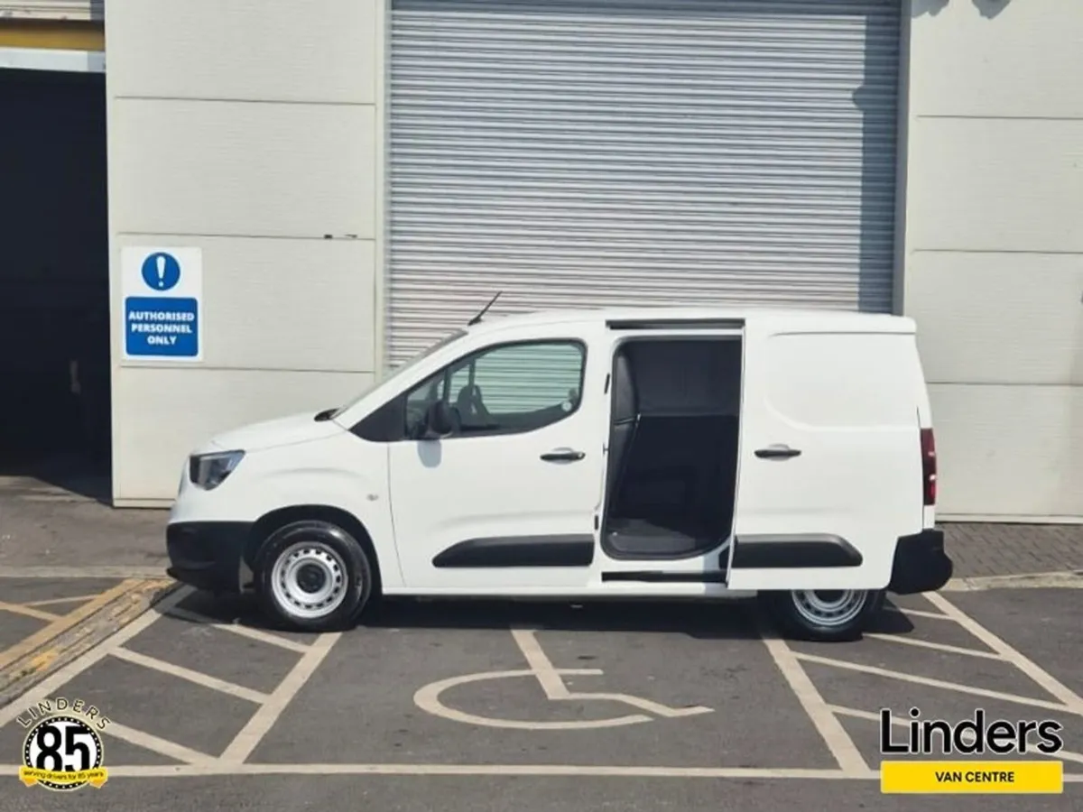 Opel Combo Very Clean - 1 Owner - Image 3
