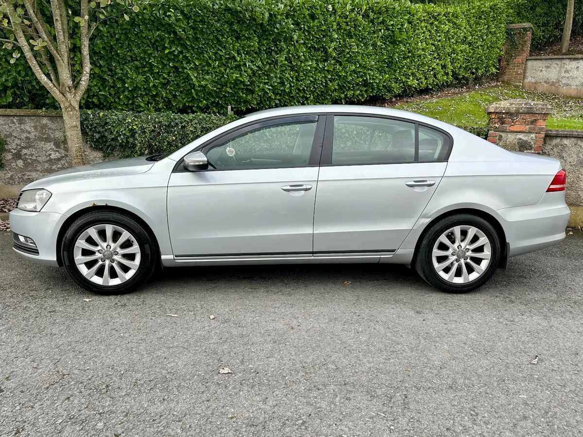 2013 Volkswagen Passat 1.6 Tredline LOW MILEAGE - Image 2