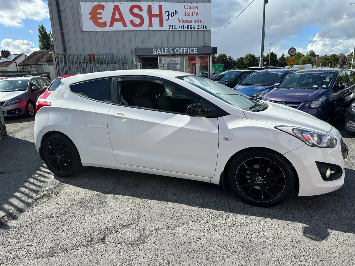 Hyundai i30 CarVan 1.4 Diesel DOE - Image 3