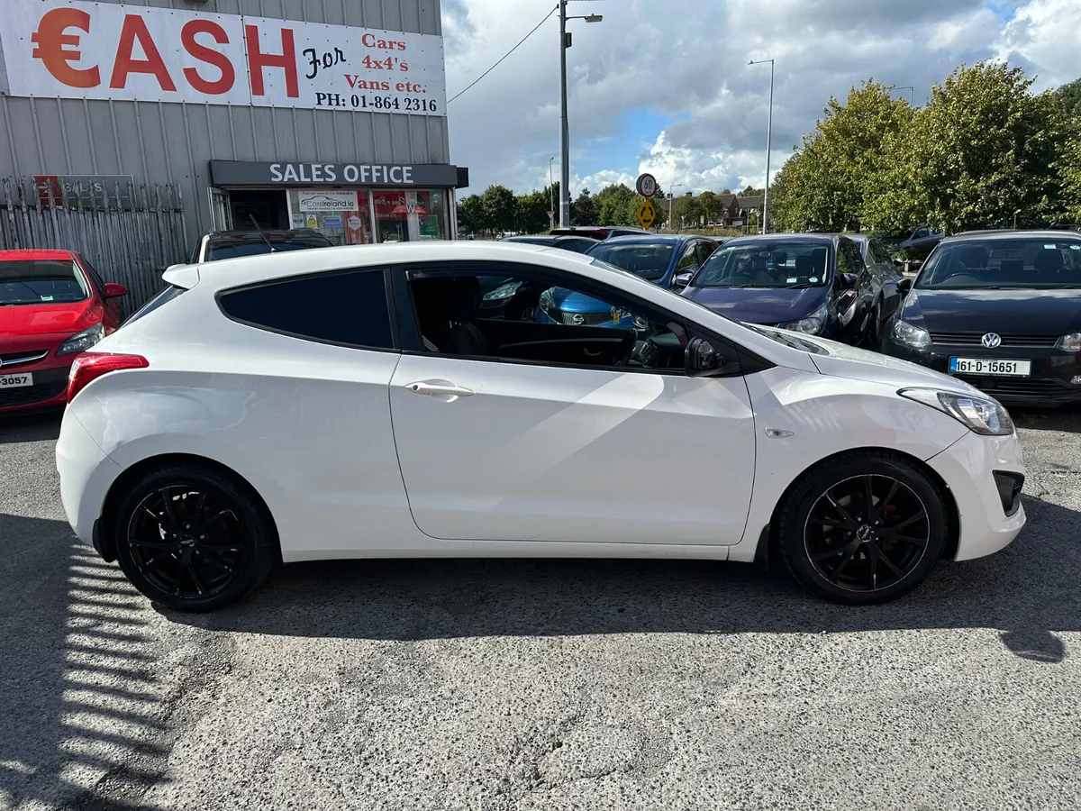 Hyundai i30 CarVan 1.4 Diesel DOE - Image 4