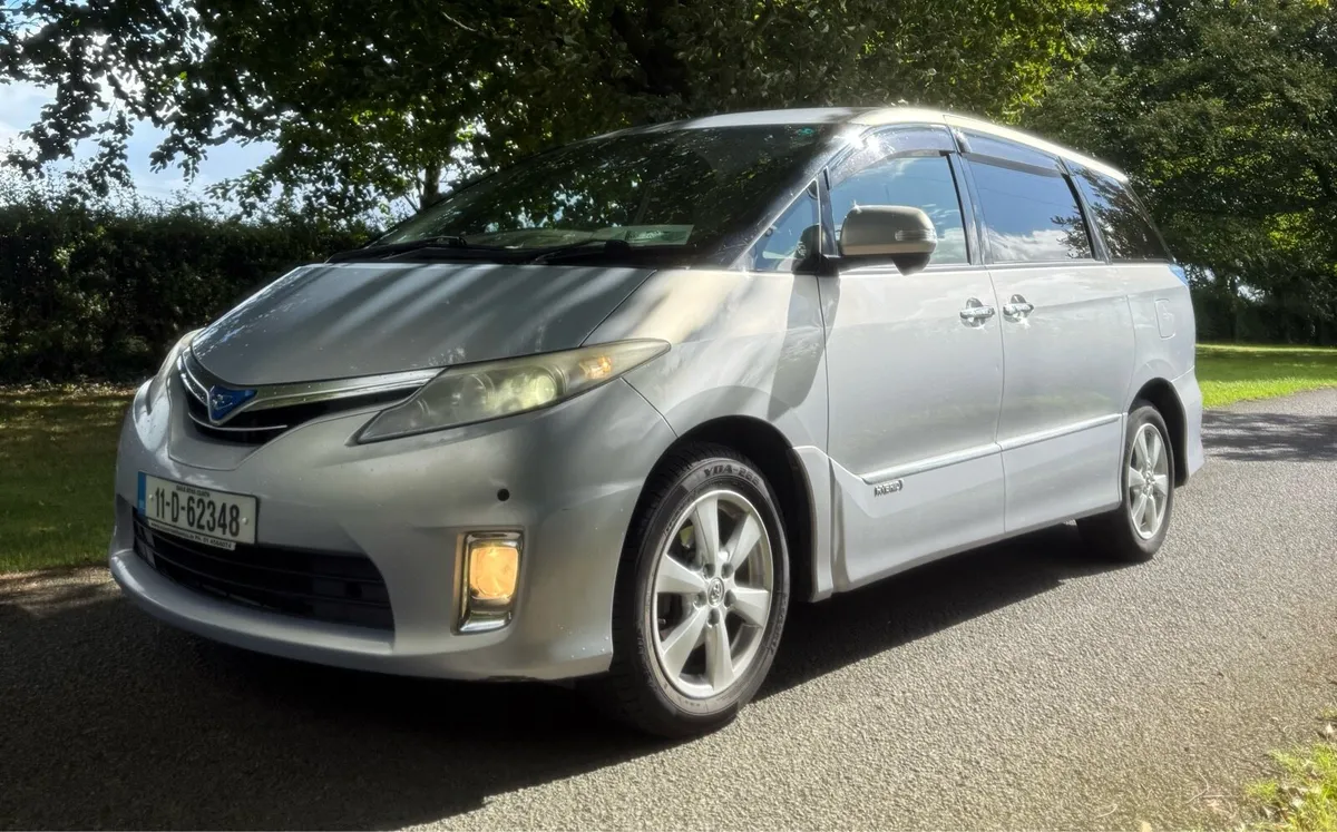 TOYOTA ESTIMA HYBRID 8 SEATER - Image 2