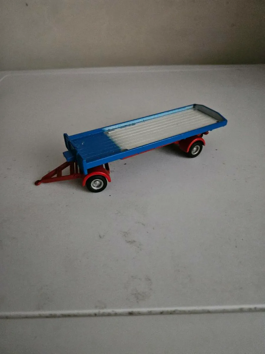 Corgi Code3 Trailer 1.50 Circus - Image 1