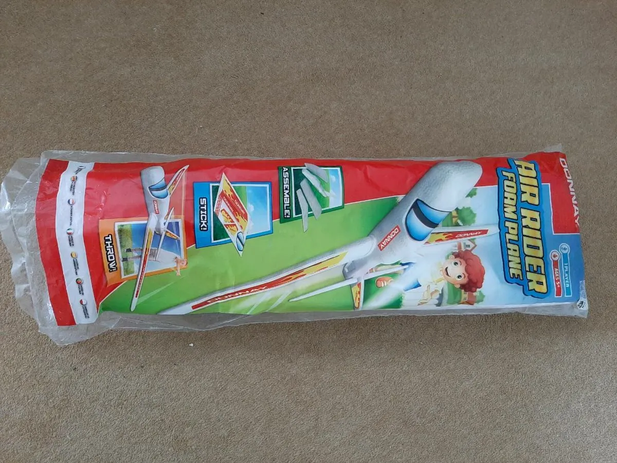 Flying aeroplane toy - Image 2