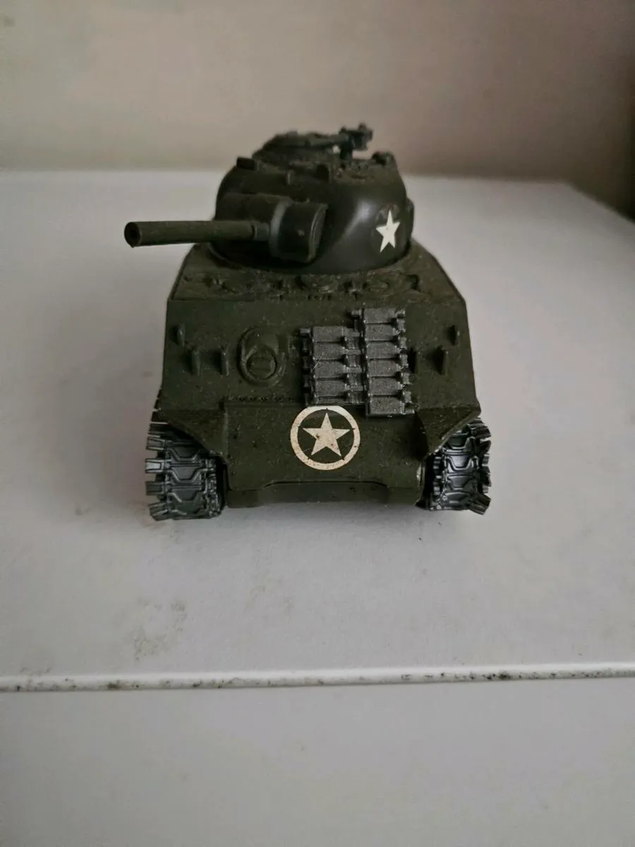 Corgi Sherman Tank 1.32 - Image 2