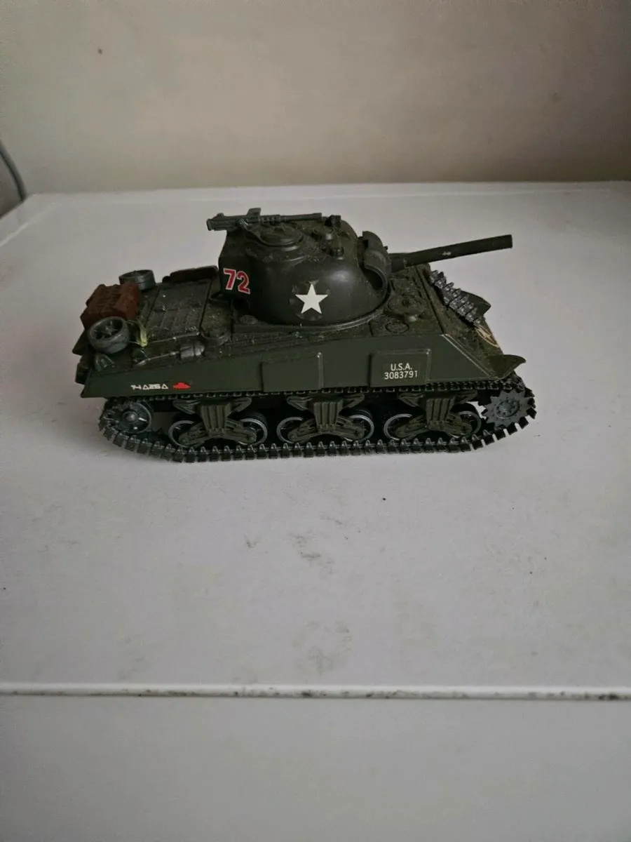 Corgi Sherman Tank 1.32 - Image 3