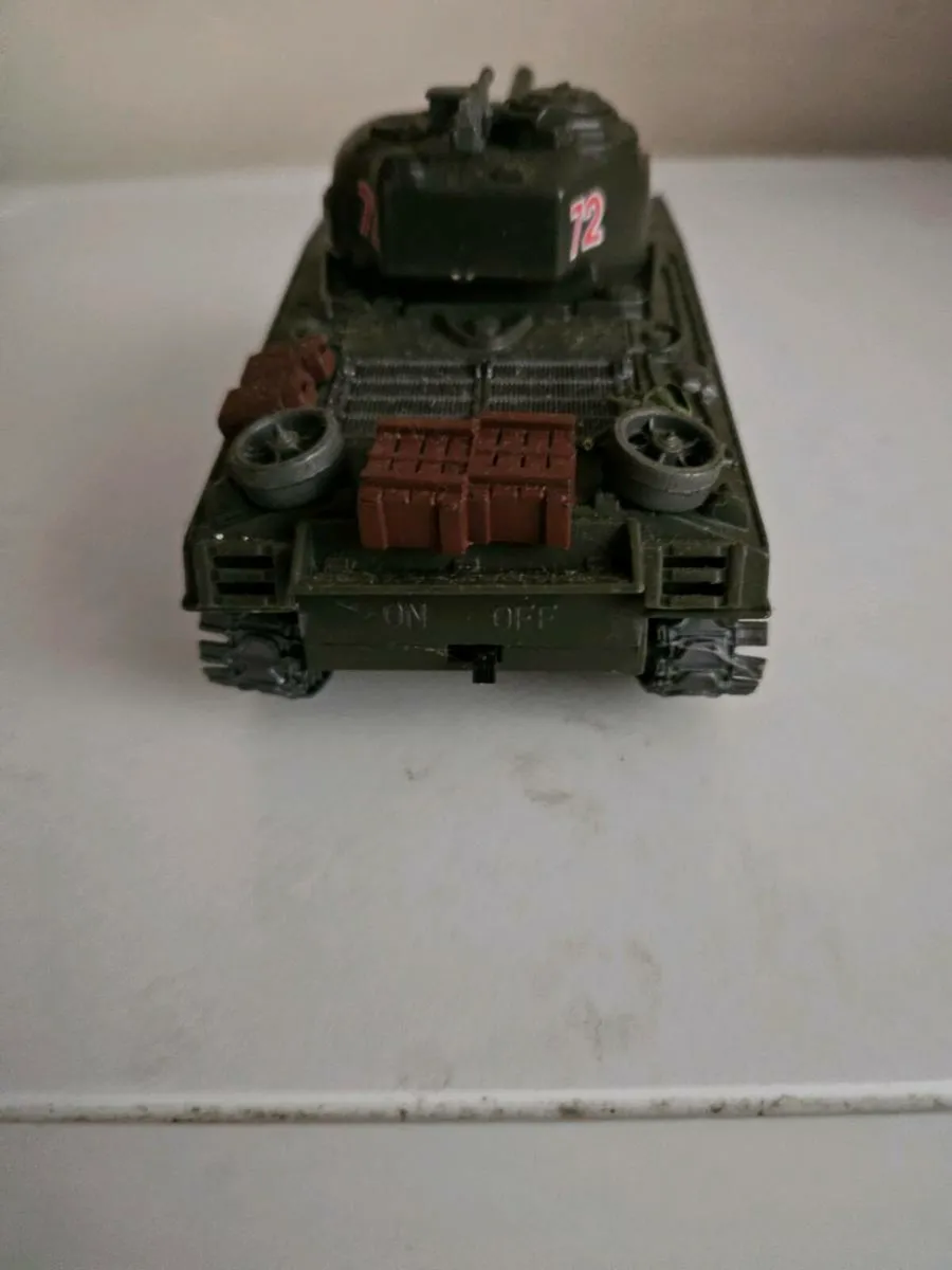 Corgi Sherman Tank 1.32 - Image 4