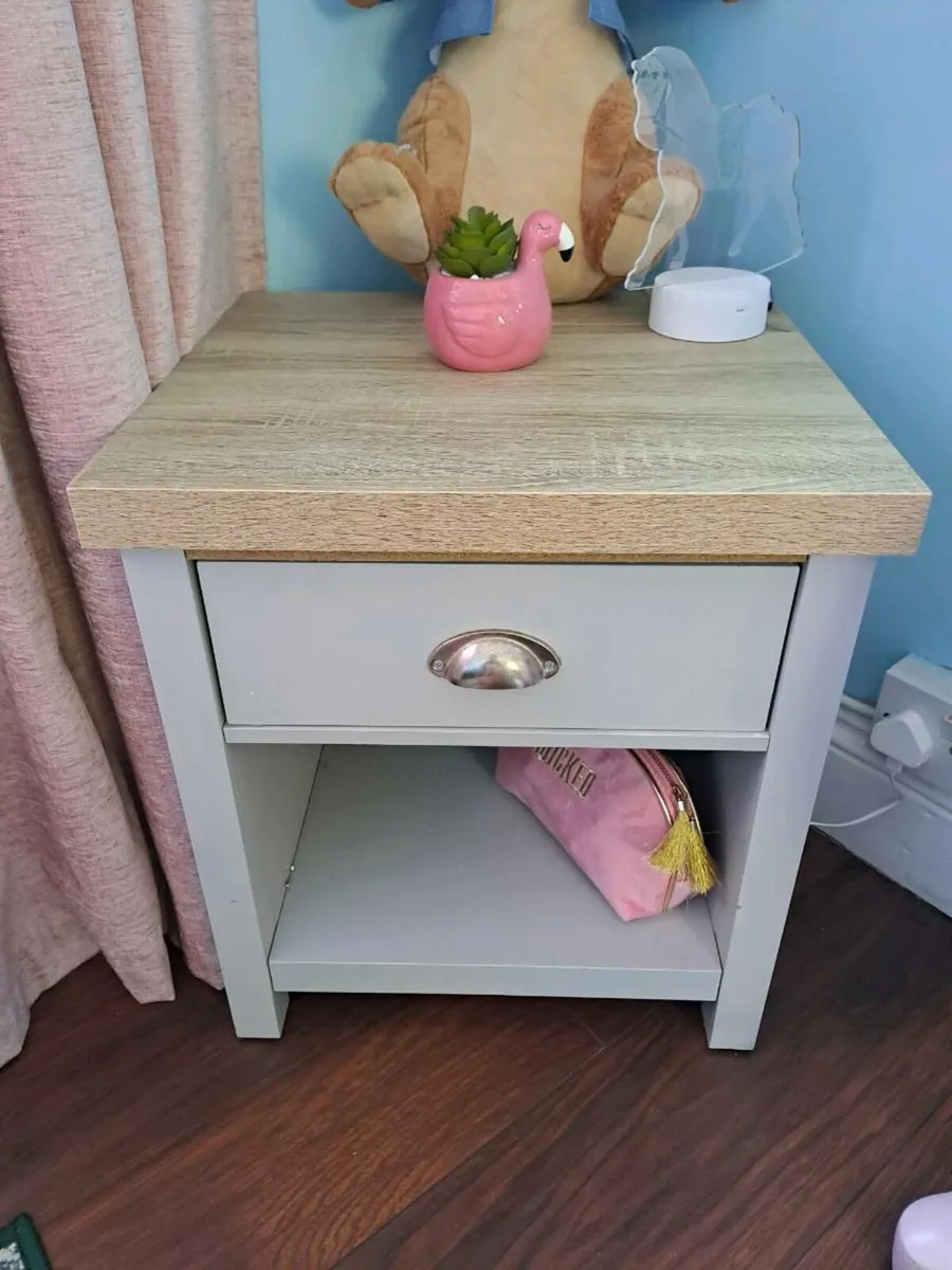 Complete Girls Room furniture/Accessories - Image 4