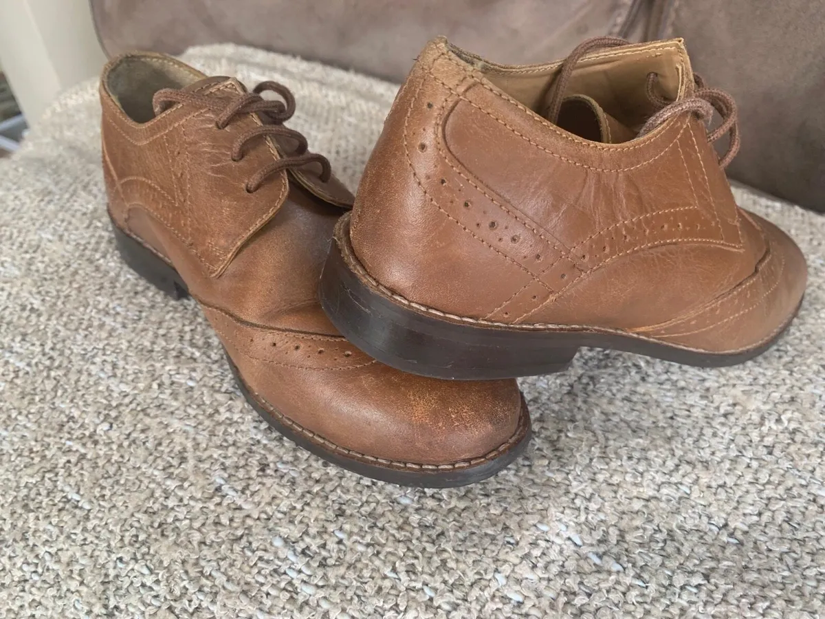 Boys brown occasional shoes size 2 - Image 3