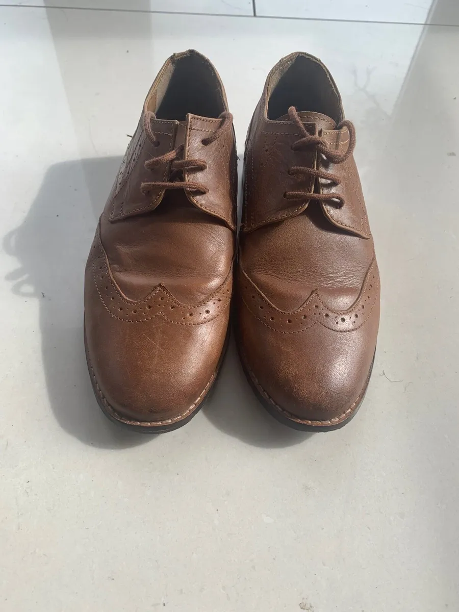Boys brown occasional shoes size 2 - Image 4