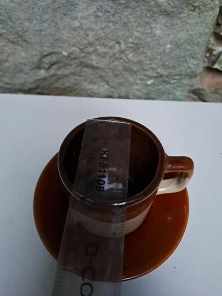 Dark and light brown cup and saucer - Image 3