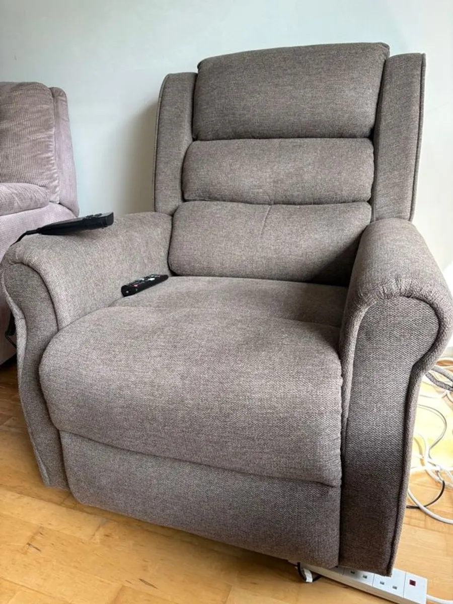 Madison Two Recliner Dual Motor - Image 2