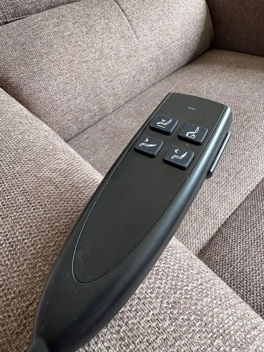 Madison Two Recliner Dual Motor - Image 3