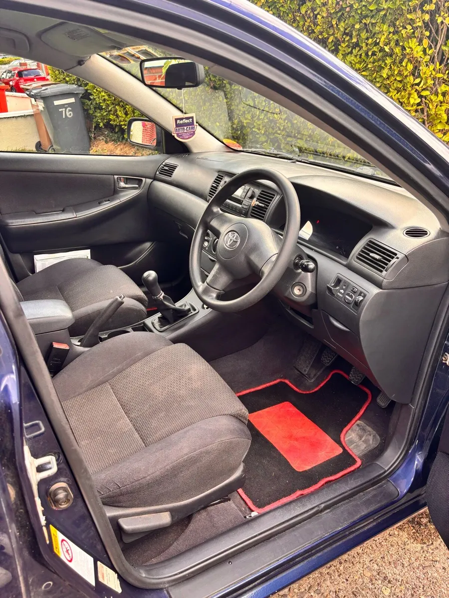 2006 Toyota Corolla - Image 2