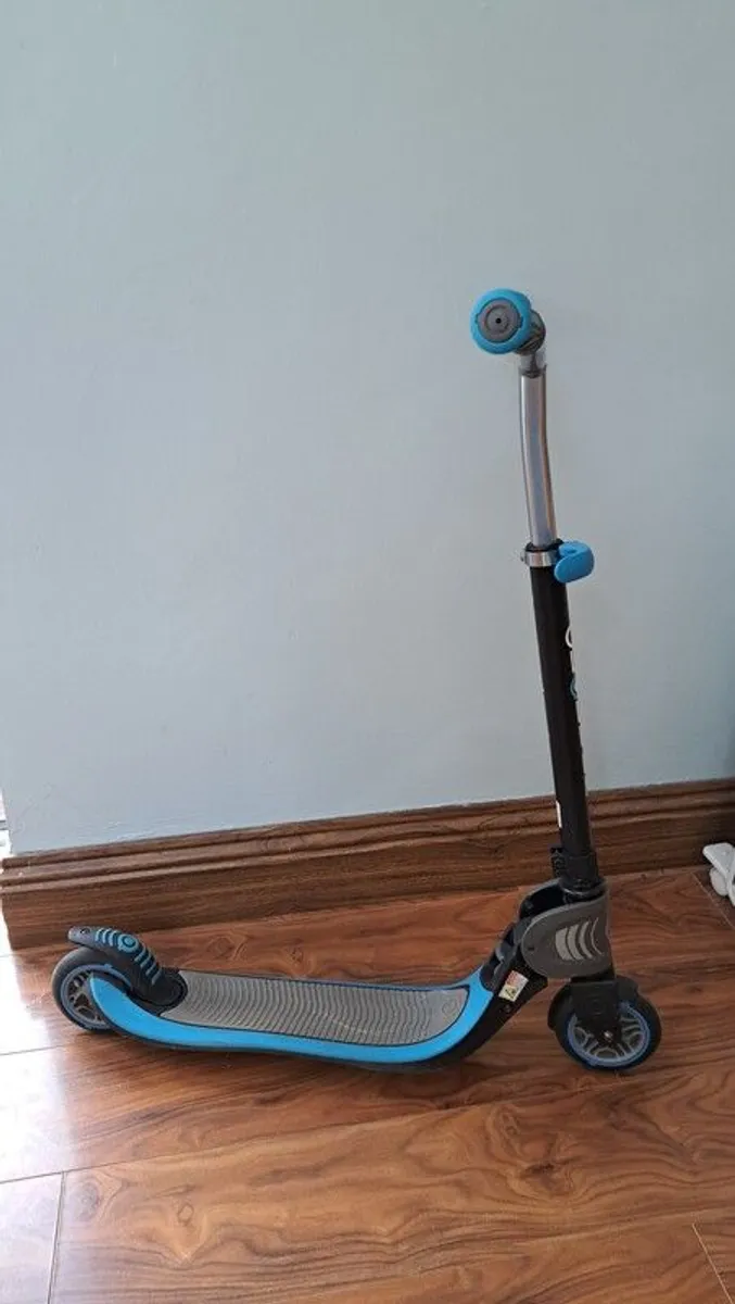 Globber Flow Foldable Scooter - Image 3