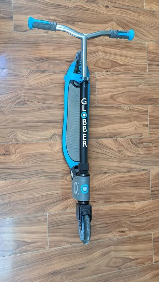 Globber Flow Foldable Scooter - Image 4