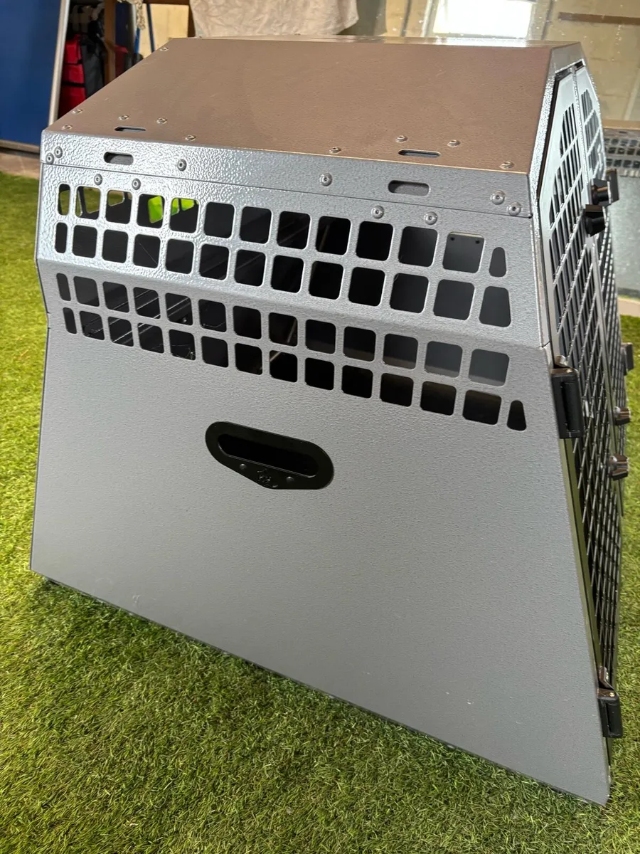 Trans K9 Dog Crate - Image 3