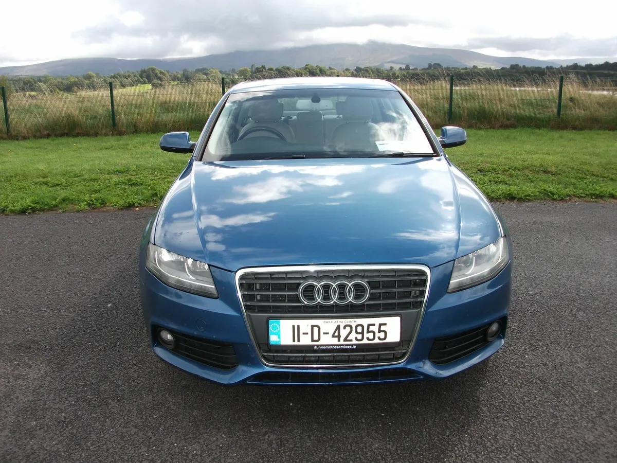 Audi AUTOMATIC A4  2.0 DSL 2011 - Image 2