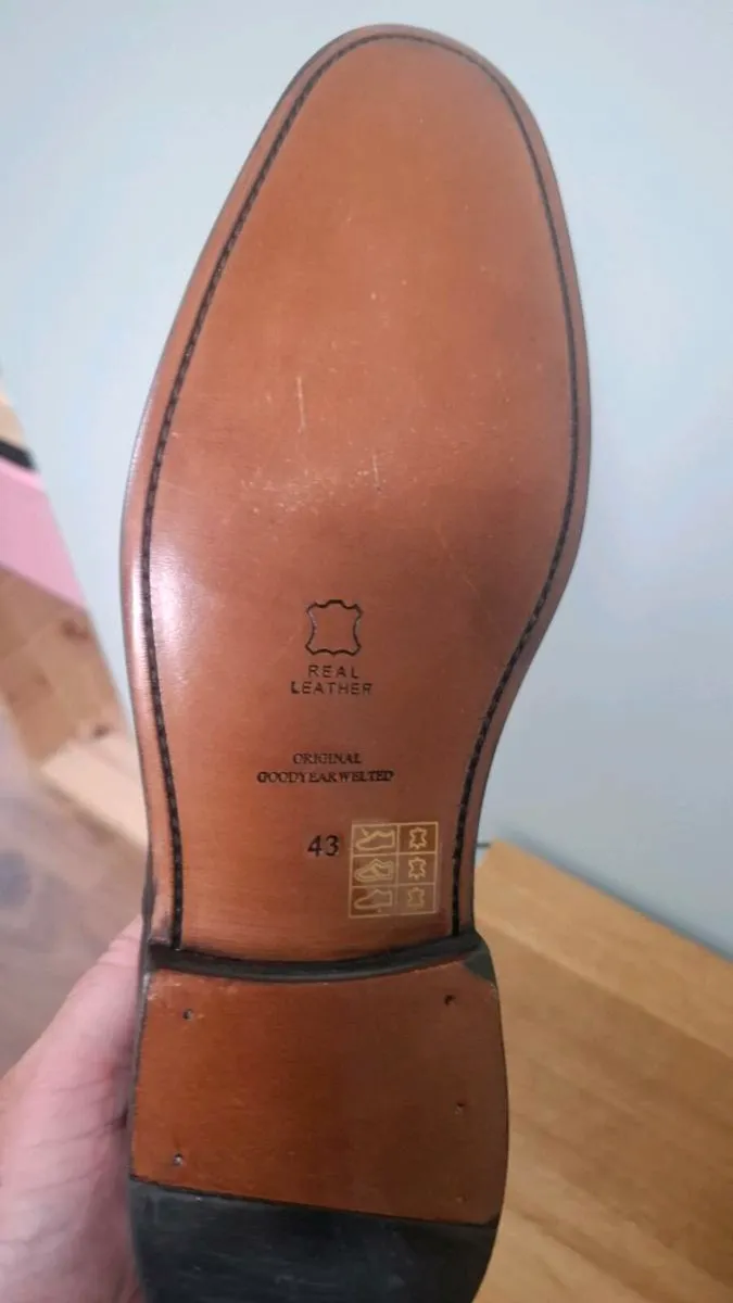 Brand New never worn Lawrence Grey formal shoes. S - Image 3