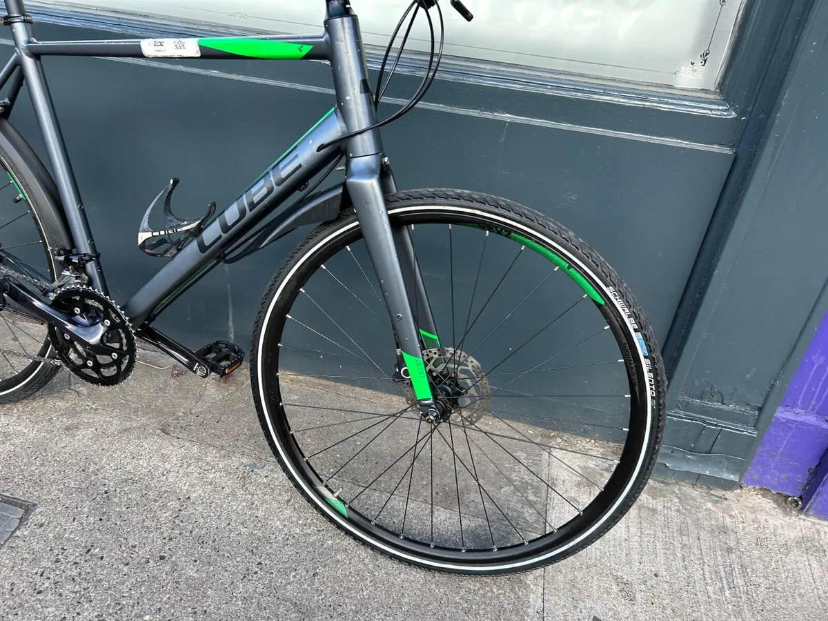 Cube hybrid bike ❗️Open 7 days ❗️ - Image 3