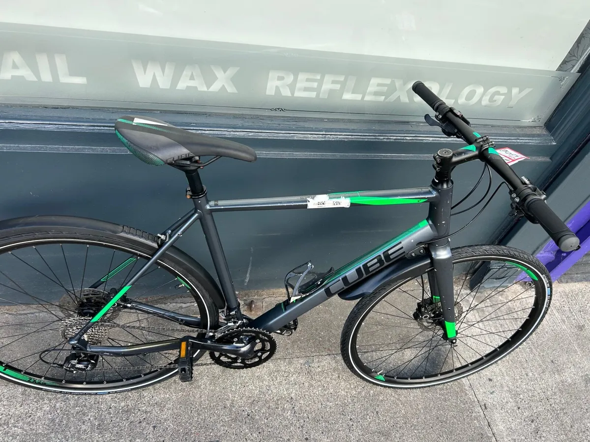 Cube hybrid bike ❗️Open 7 days ❗️ - Image 4