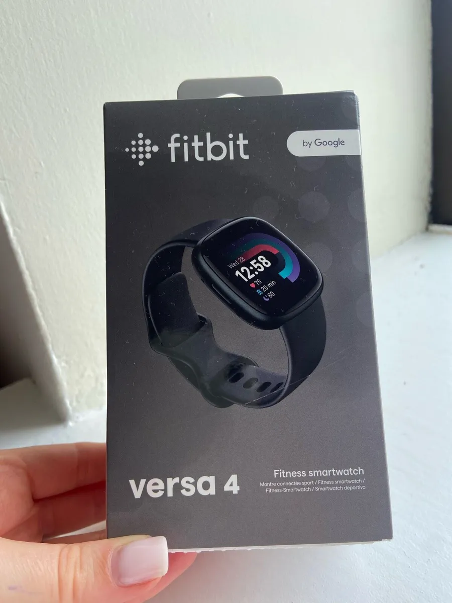 Fitbit Versa 4 - Image 1