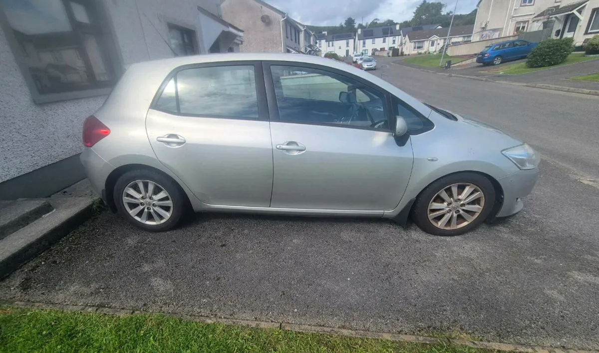 Toyota auris - Image 1