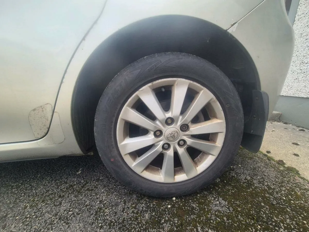 Toyota auris - Image 2